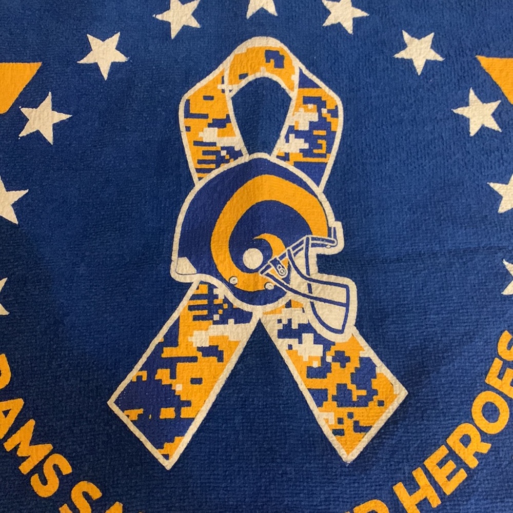 LA Rams Collectible Towel - Picture 2 of 3
